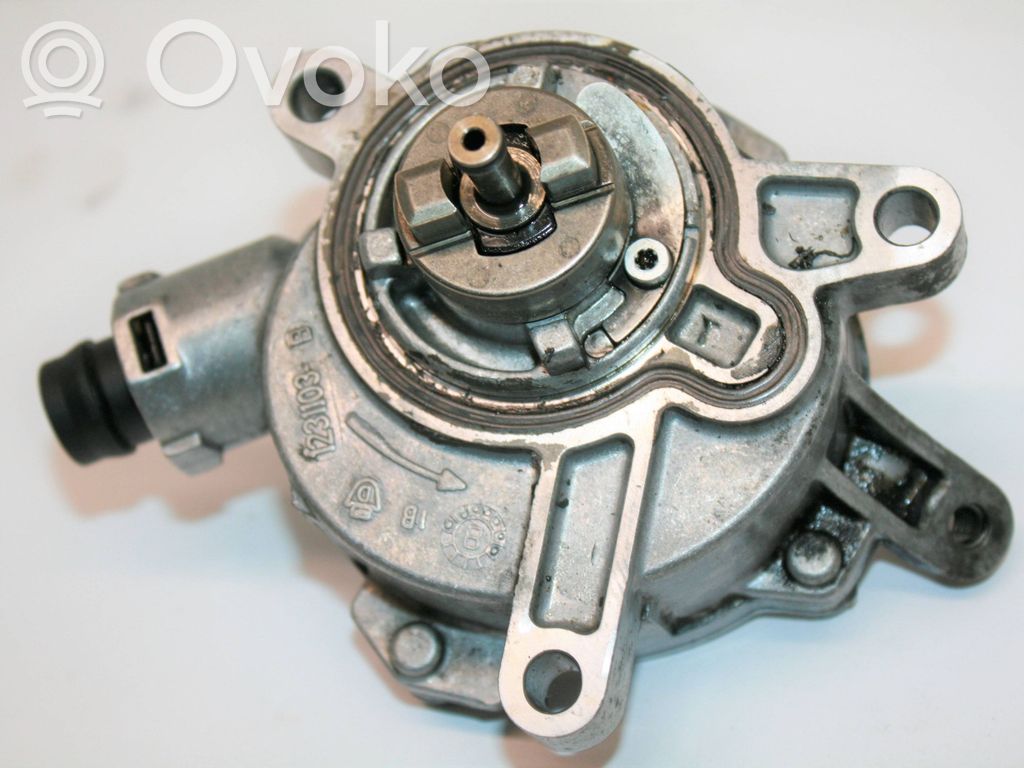 Volvo V70 Vacuum pump 