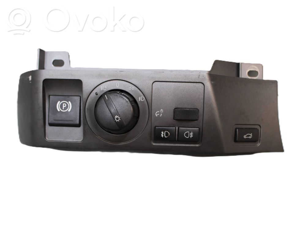 Light switch   691884901