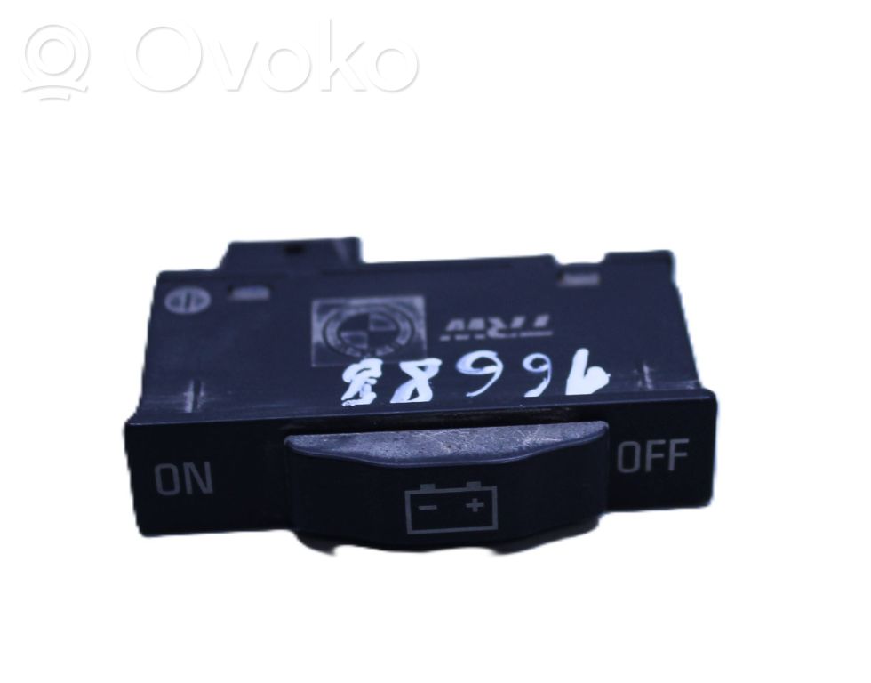 Other switches/knobs/shifts   8379594