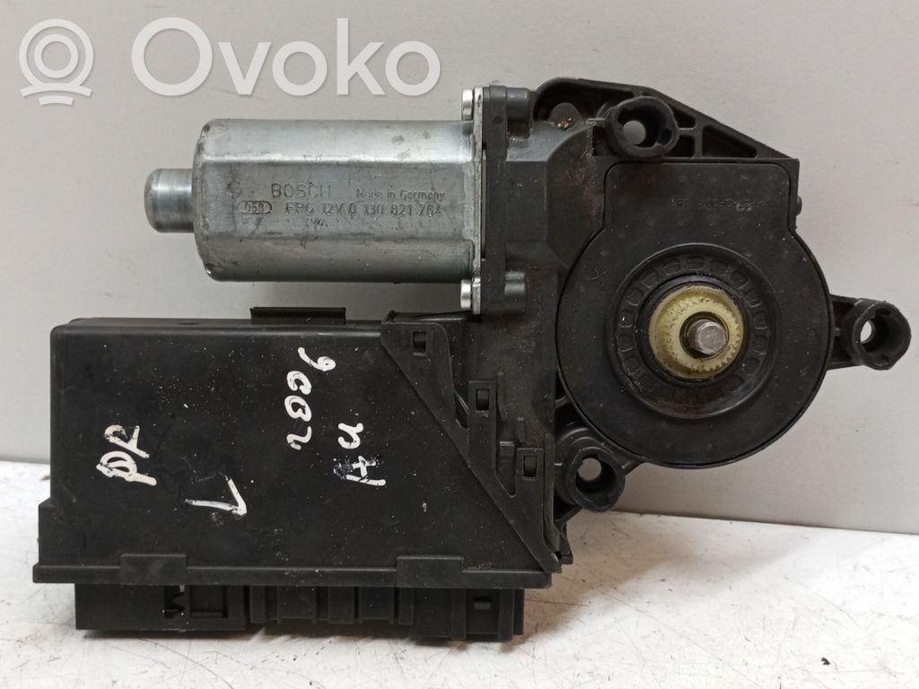 Audi A4 S4 B7 8E 8H Silniczek podnośnika szyby drzwi 