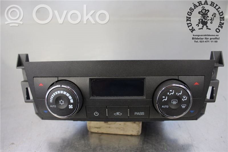 Cadillac SRX Climate control unit 