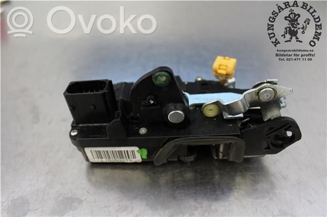 Cadillac SRX Zamek drzwi przednich 