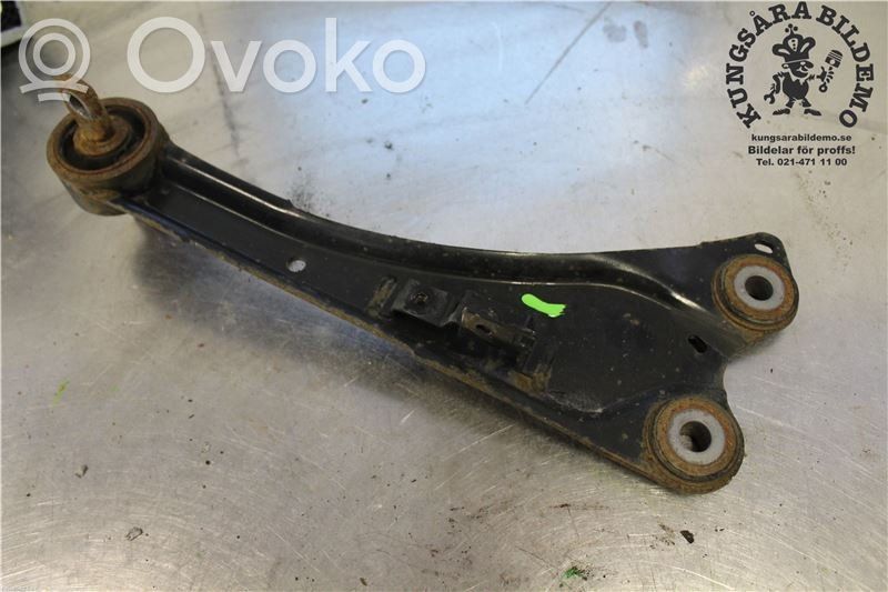 Toyota Avensis T270 Braccio di controllo sospensione posteriore 