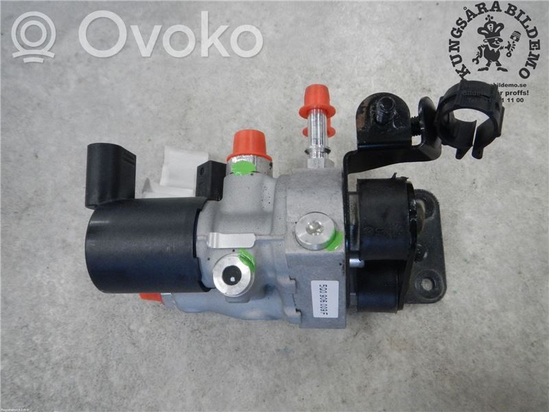 Volkswagen Golf VII Regulador de presión del combustible 