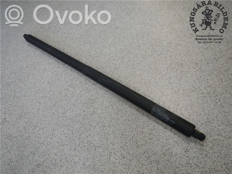 Ford Kuga II Tailgate strut 