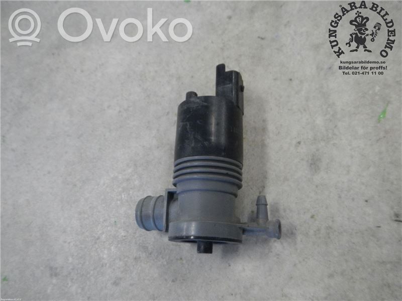Opel Vivaro Windscreen/windshield washer pump 