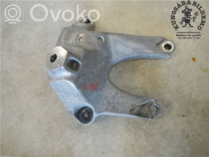 Porsche Cayenne (9PA) Engine mounting bracket 
