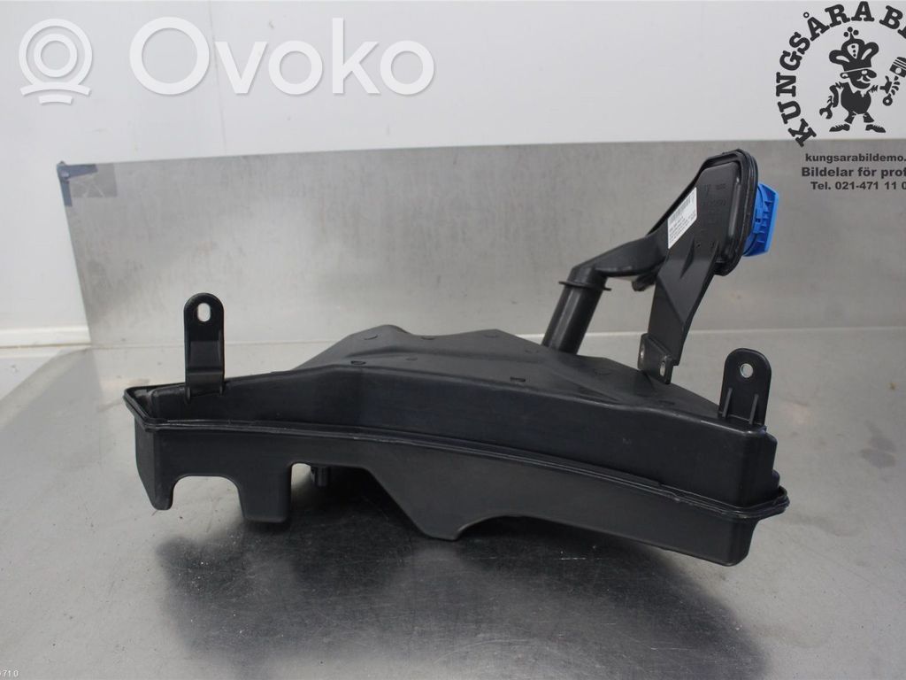 Porsche Macan (95B) Windshield washer fluid reservoir/tank 