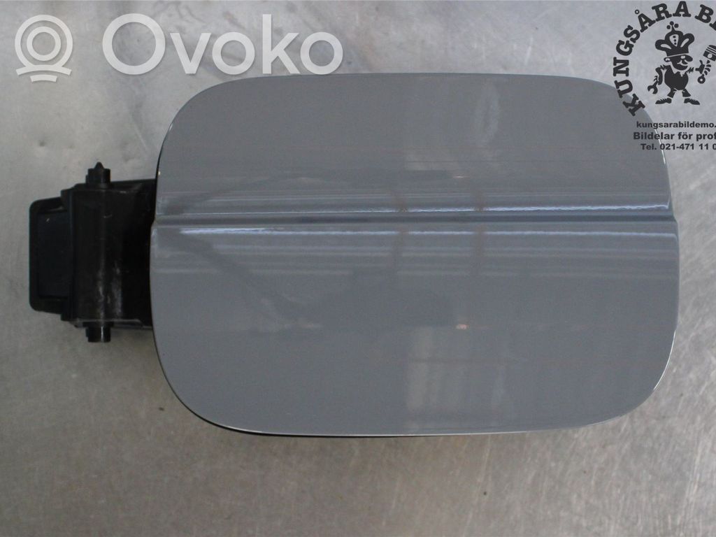 Audi A4 S4 B9 8W Polttoainesäiliön korkin lukko 