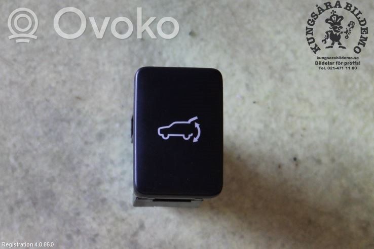 Tailgate/boot open switch button   8616A073,8616A073,8616A073