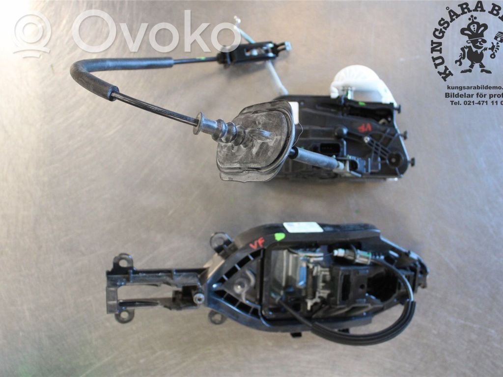 Ford Focus Priekšpusē slēdzene 