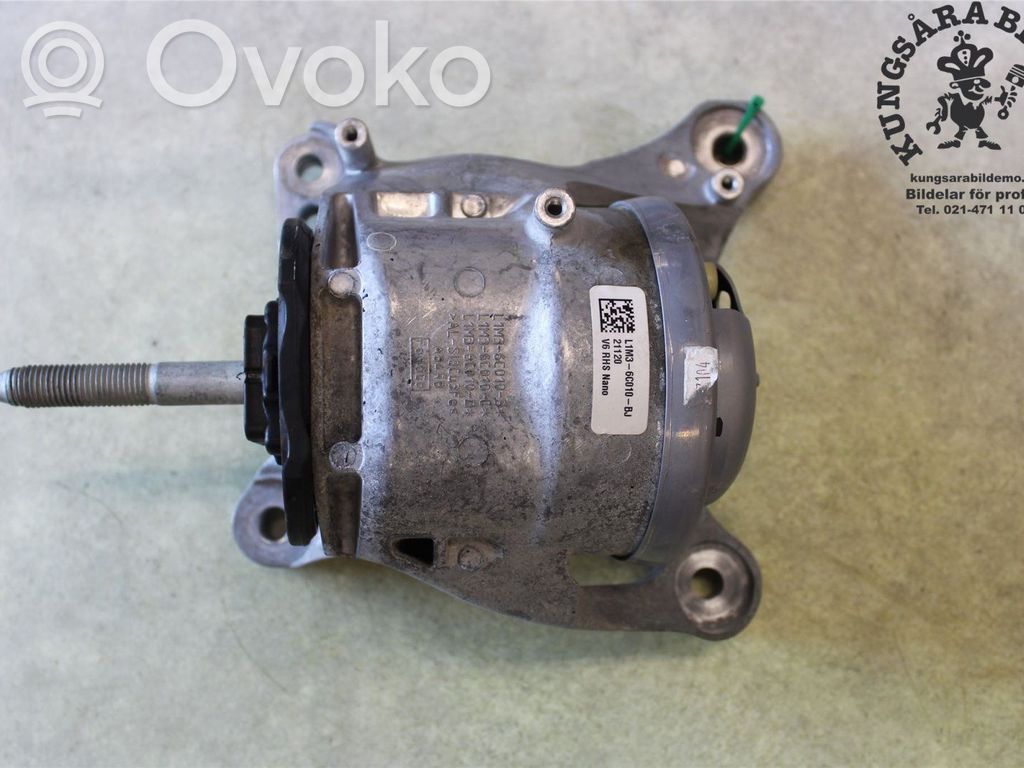 Ford Explorer Engine mounting bracket 