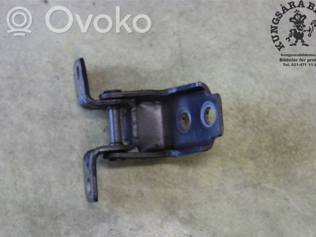 Front door upper hinge   KD5358210