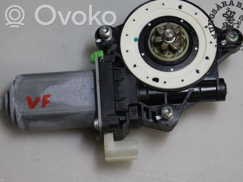 Nissan Note (E12) Motor del regulador de la ventanilla de la puerta delantera 