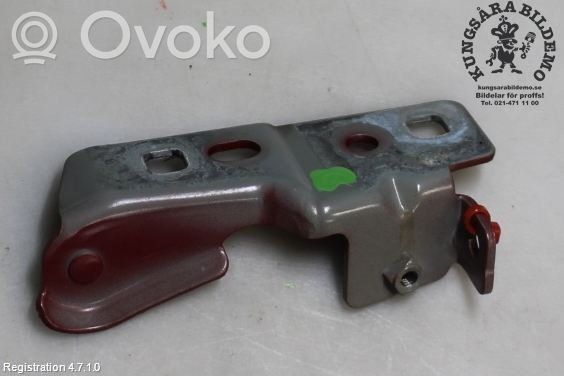 Land Rover Discovery Sport Uchwyt / Mocowanie błotnika przedniego 