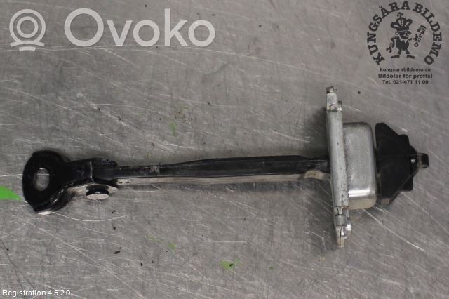 Mazda 2 Takaoven pidätin 