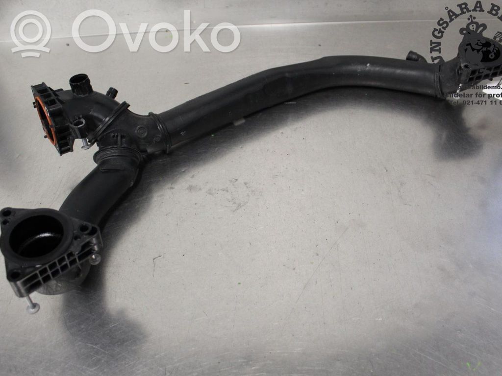 Audi A4 S4 B9 Schlauch / Leitung Ladeluftkühler 