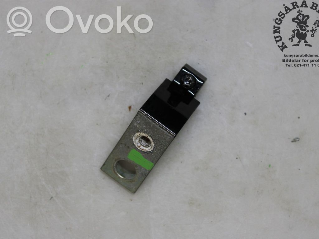 Audi Q3 F3 Zawias dolny drzwi przednich 