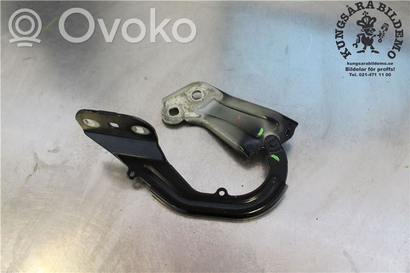 Ford Focus Konepellin saranat 