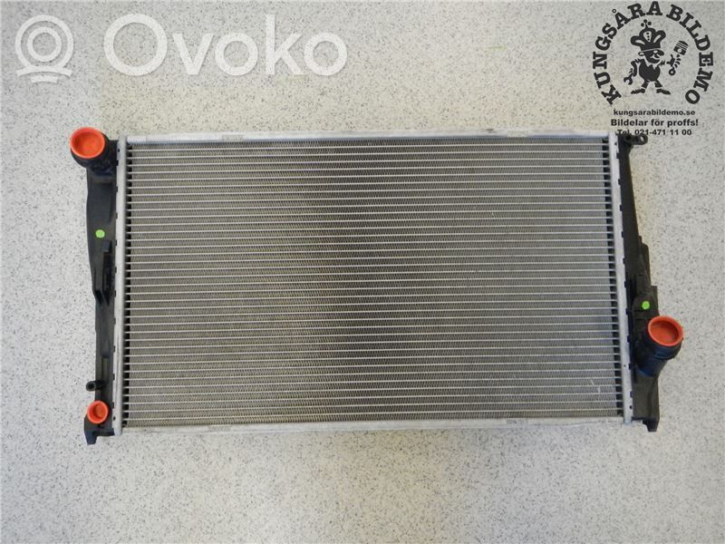 BMW 1 E82 E88 Dzesēšanas šķidruma radiators 
