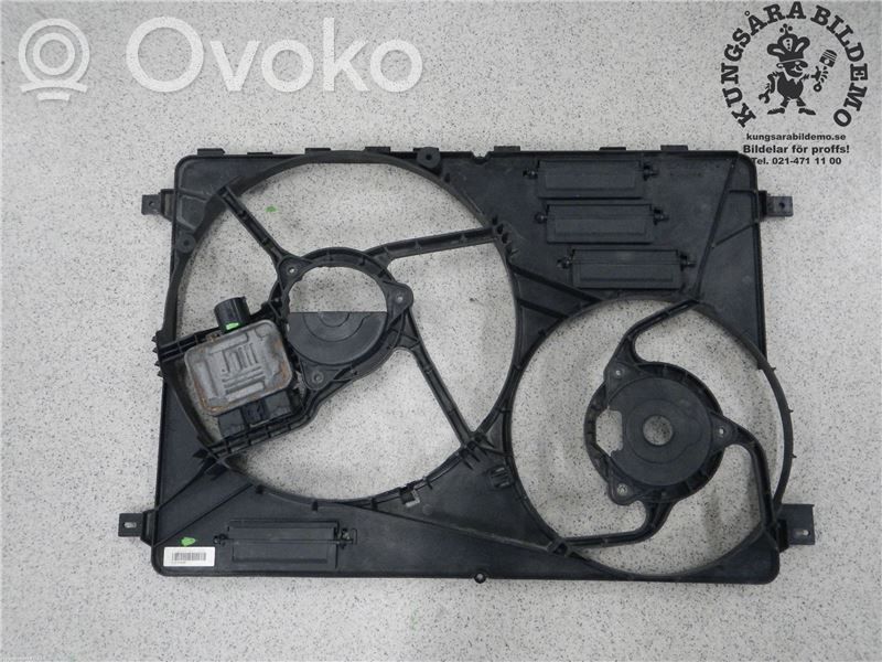 Volvo V70 Radiator cooling fan shroud 