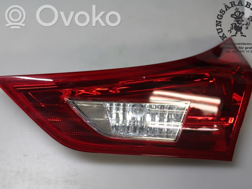 Toyota Auris E180 Lampy tylnej klapy bagażnika 