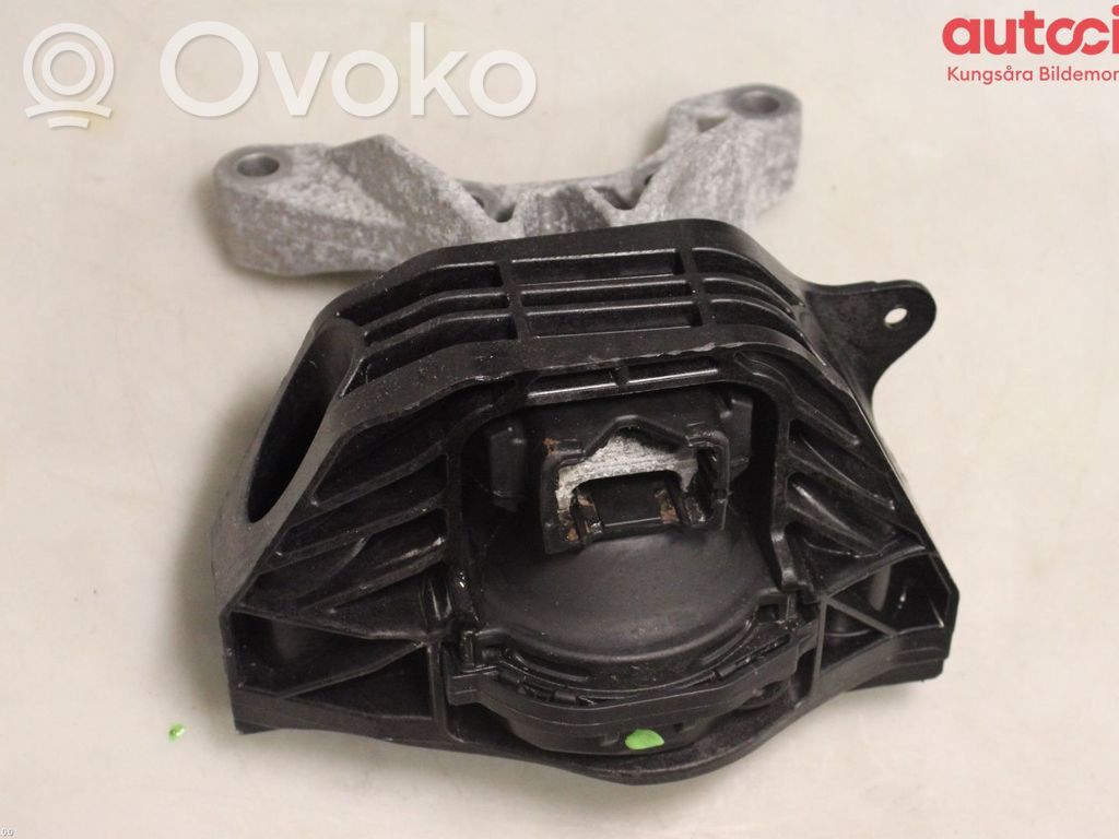 Citroen C4 III e-C4 Engine mounting bracket 