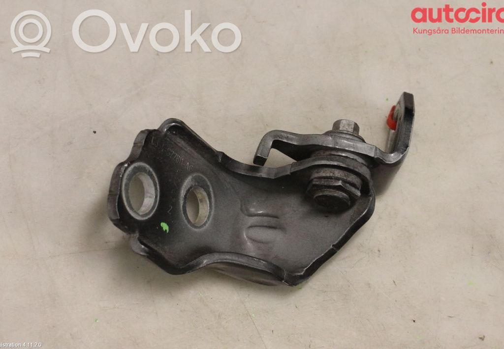 Ford Transit -  Tourneo Connect Front door lower hinge 