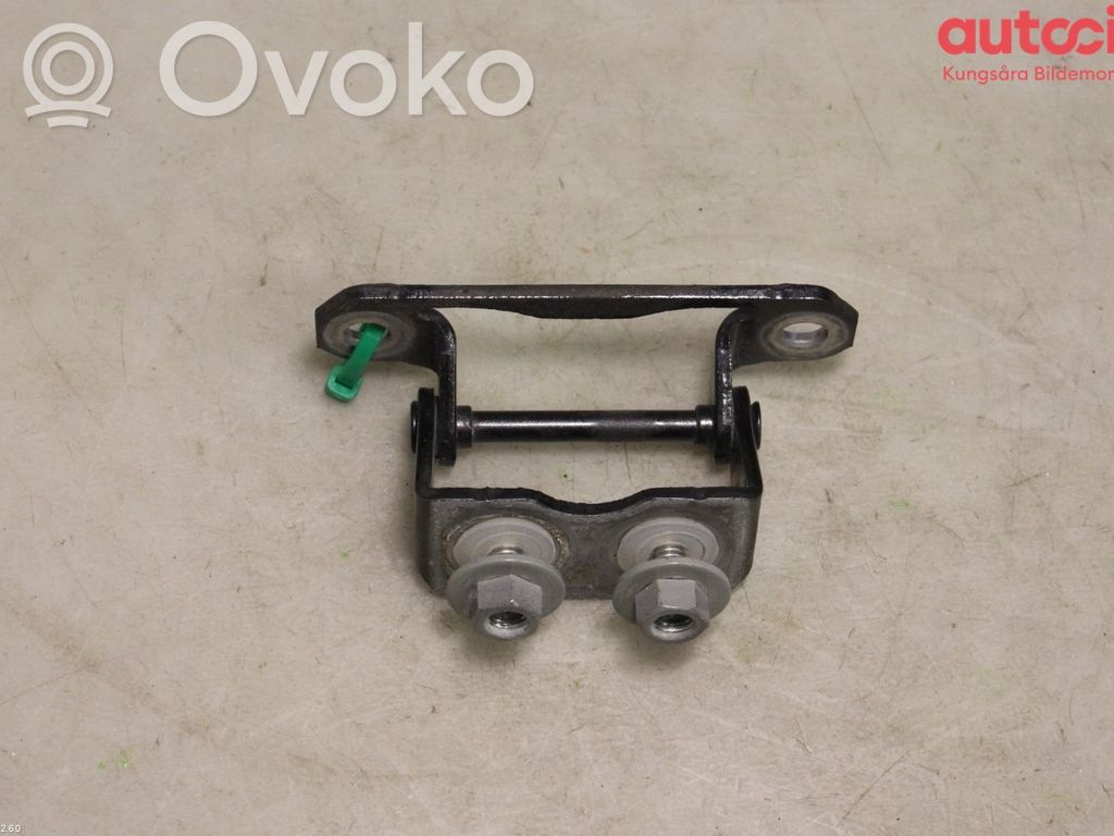 Subaru XV II Tailgate/trunk/boot hinge 