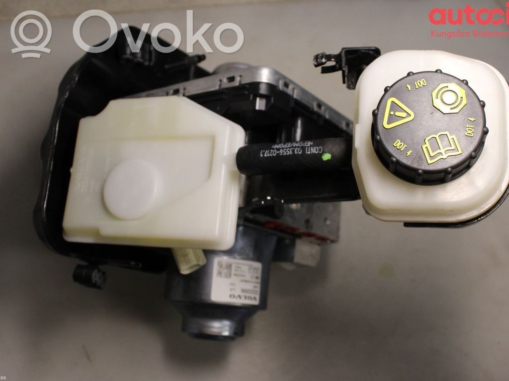 Volvo XC40 ABS Blokas 