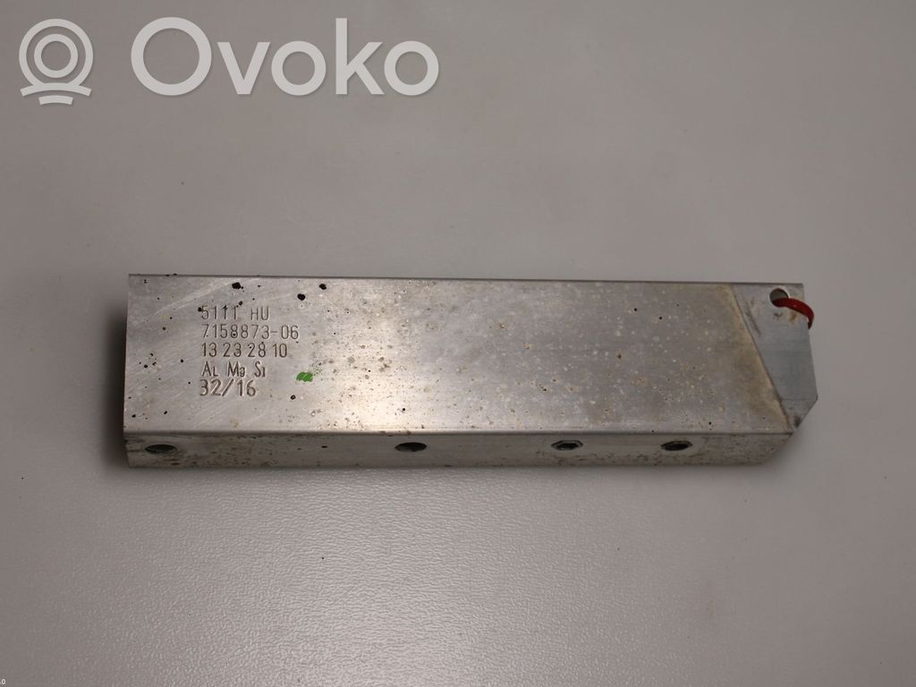 BMW 5 F10 F11 Odbój / Amortyzator zderzaka przedniego 