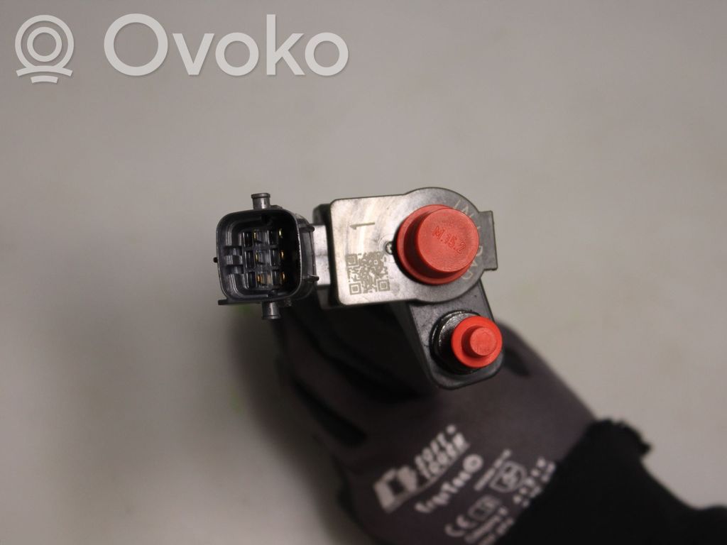 Volvo XC90 Polttoainesuutin
