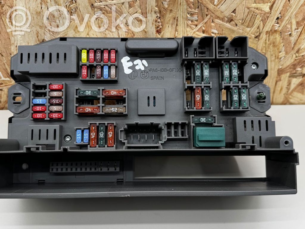 BMW X6 E71 Fuse module 