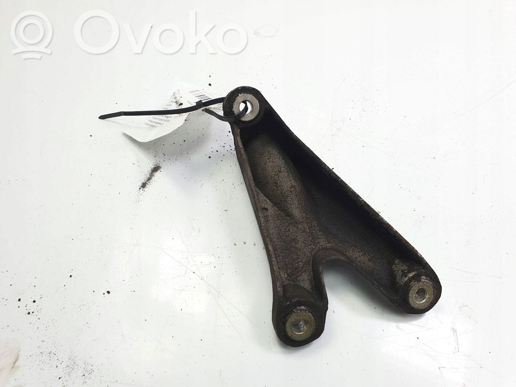 Audi A8 S8 D3 4E Engine mount bracket 