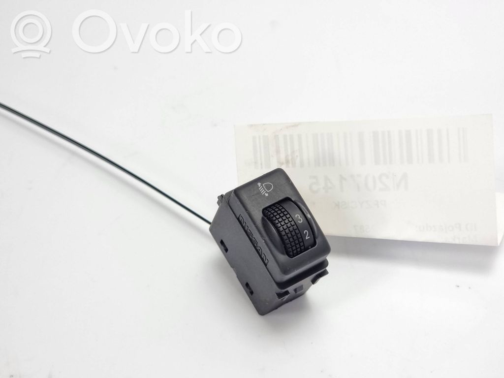 Nissan Note (E11) Other switches/knobs/shifts 