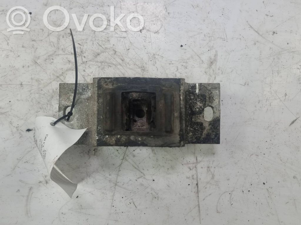 Opel Movano B Gearbox mounting bracket 