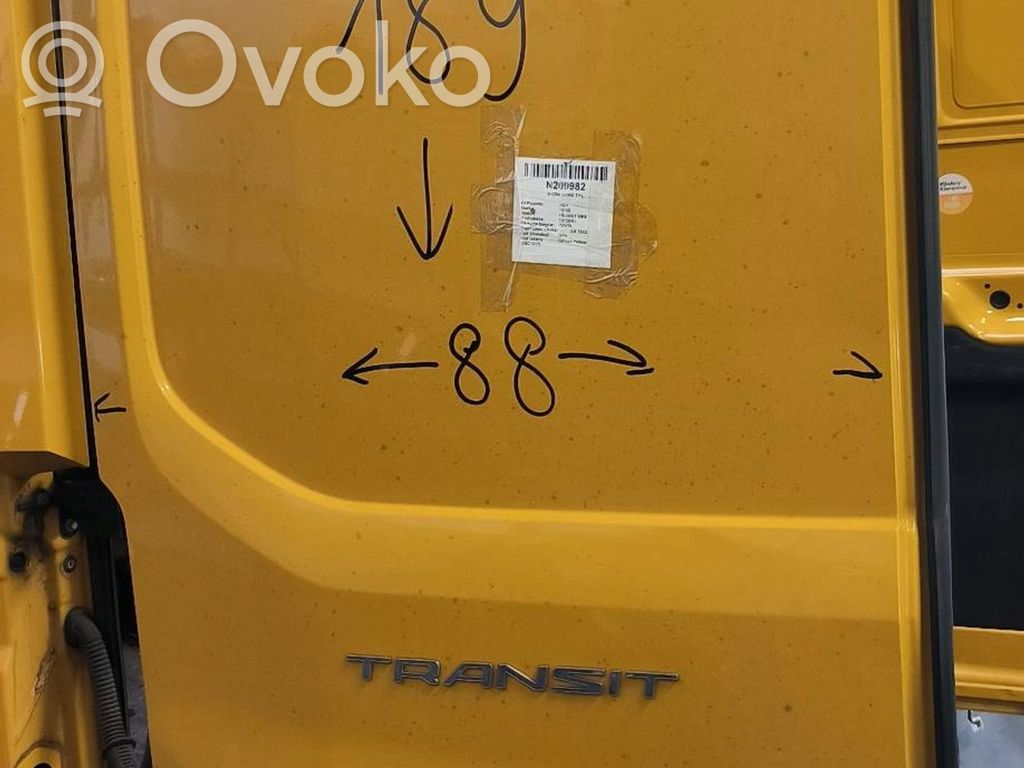 Aizmugurējās durvis