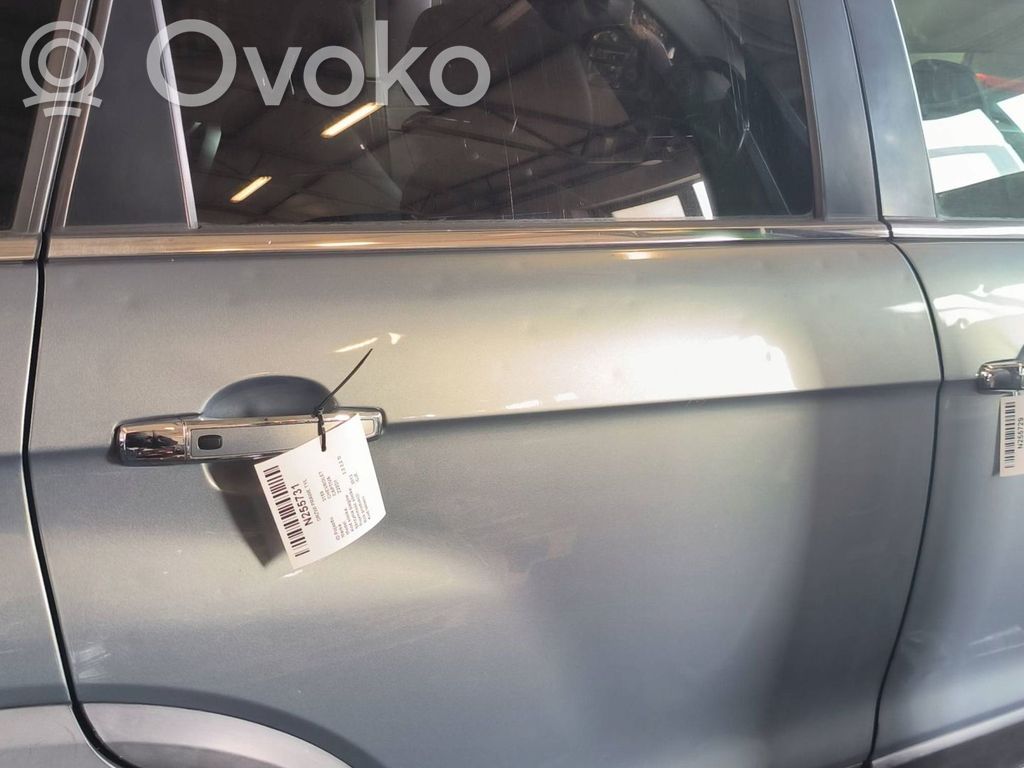 Chevrolet Captiva Rear door 