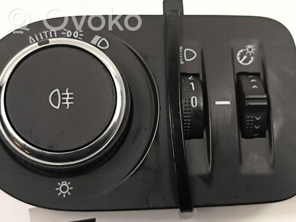 Opel Corsa F Light switch 