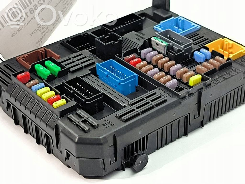 Peugeot 508 Relay mounting block 