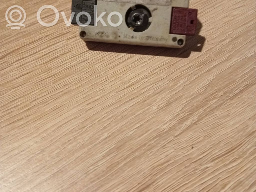 BMW 5 E60 E61 Antenos stiprintuvas 