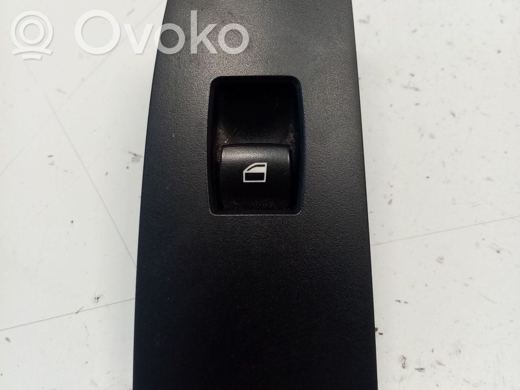 BMW 1 E81 E87 Electric window control switch 
