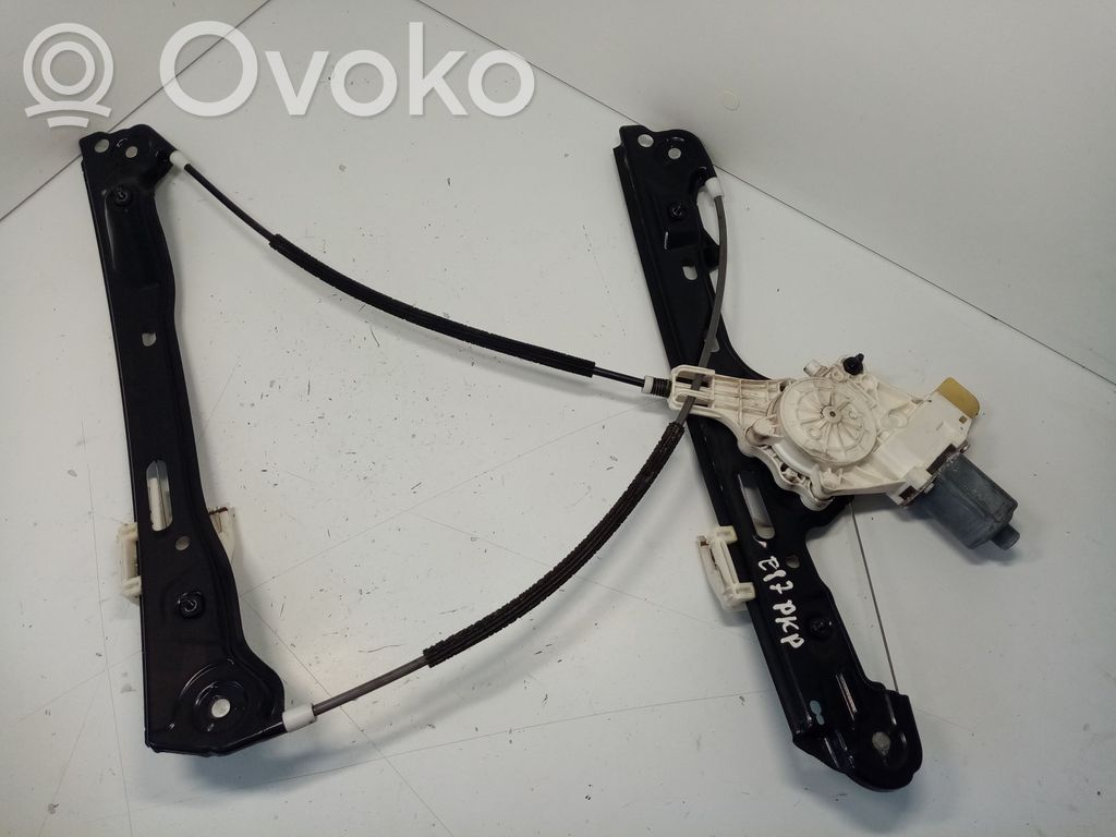 BMW 1 E81 E87 Front door window regulator with motor 
