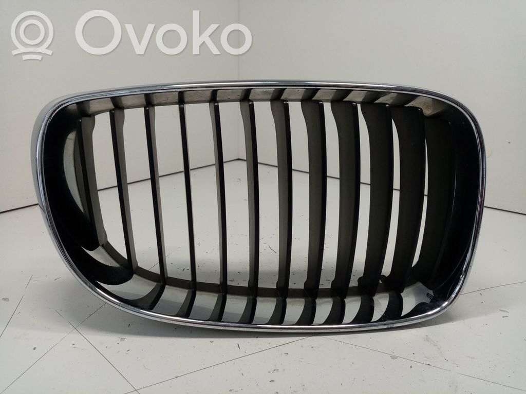 BMW 1 E81 E87 Front bumper upper radiator grill 