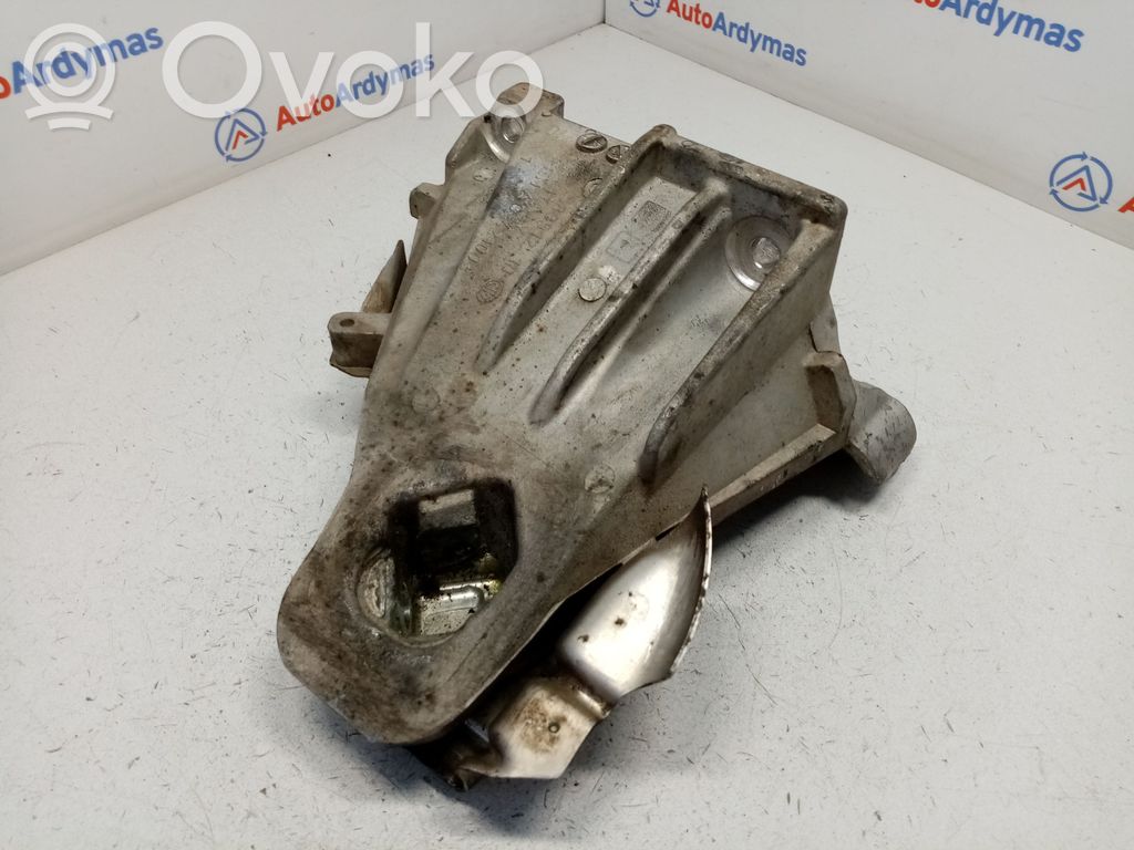 BMW X5 E70 Engine mounting bracket 