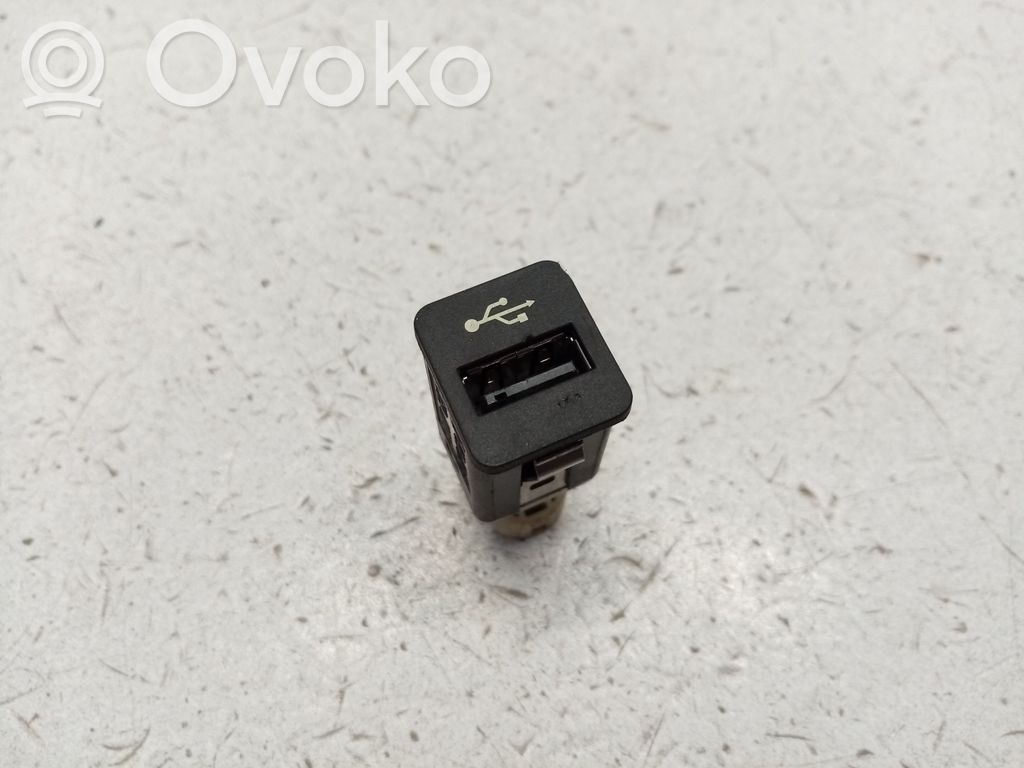 USB jungtis   9167196,61319167196,84109237656,61319230112