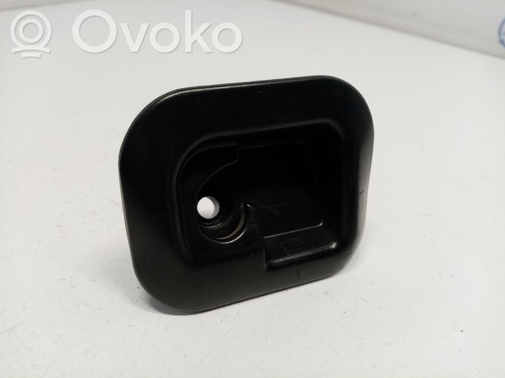 Parcel shelf load cover mount bracket   8235612,51472497580