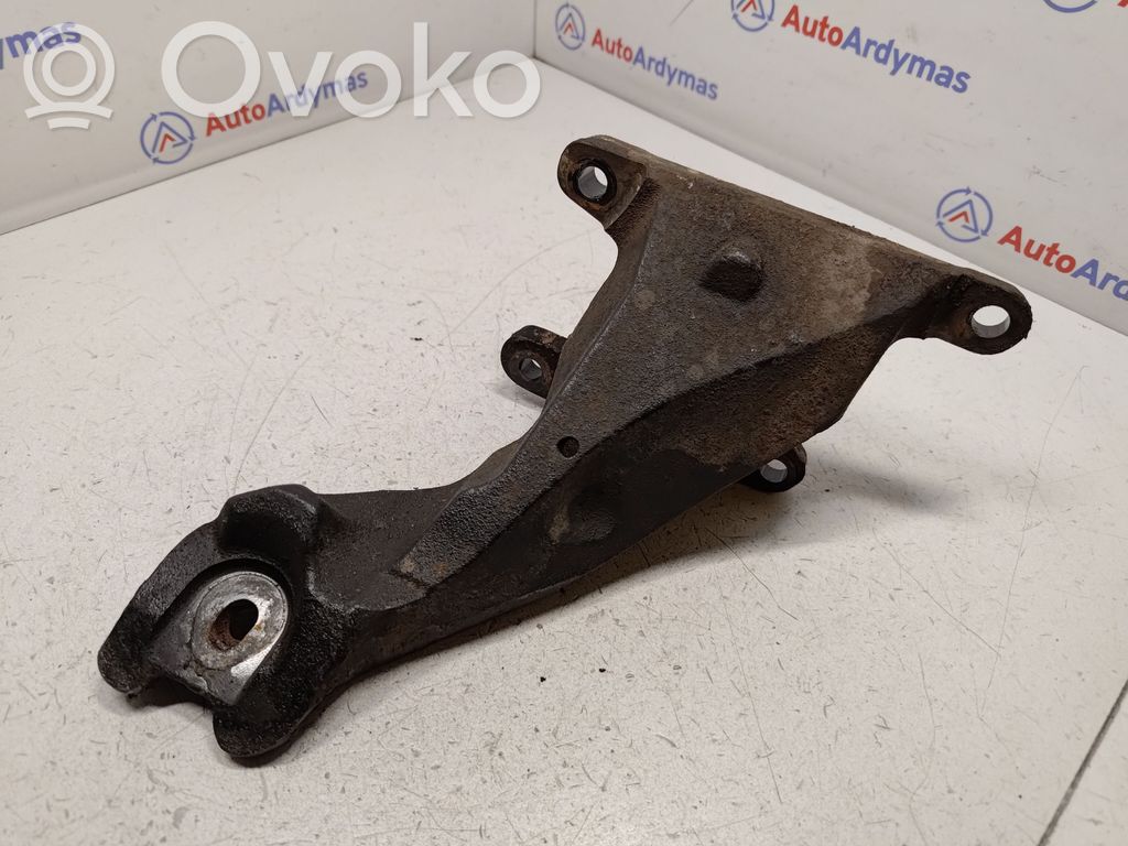 BMW X5 E53 Engine mounting bracket 
