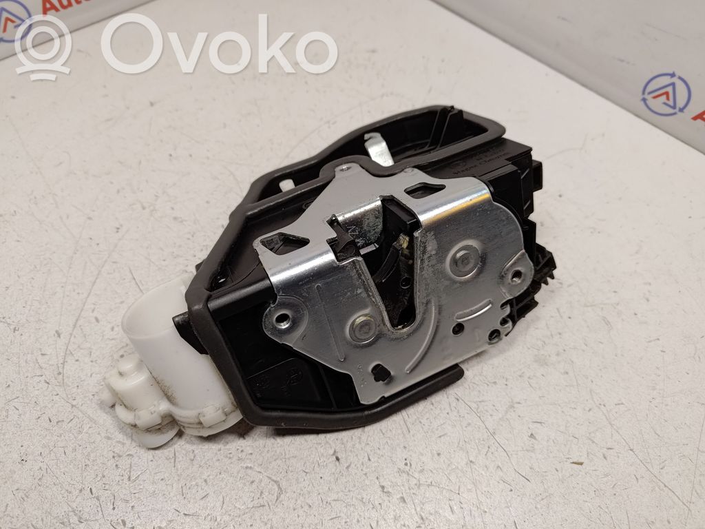BMW X3 F25 Zamek drzwi przednich 
