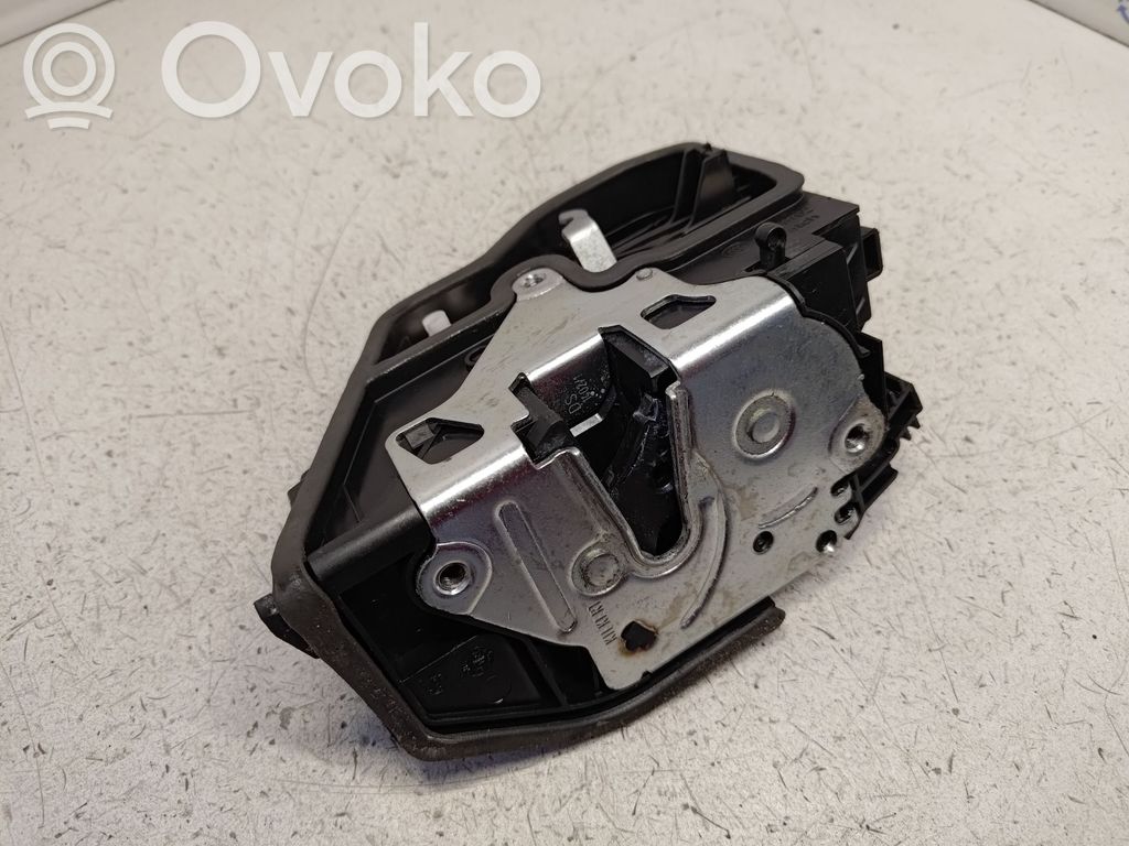 BMW 3 F30 F35 F31 Galinių durų spyna 